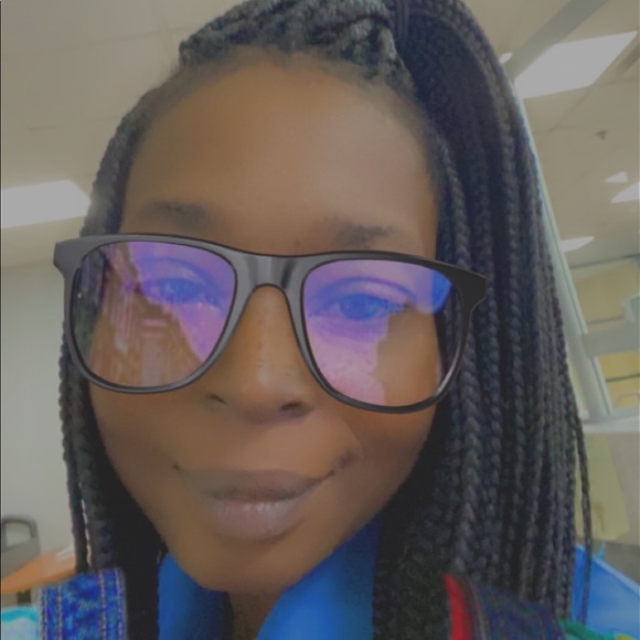 Meet your Posher, Shelly - Picture 1 of 1